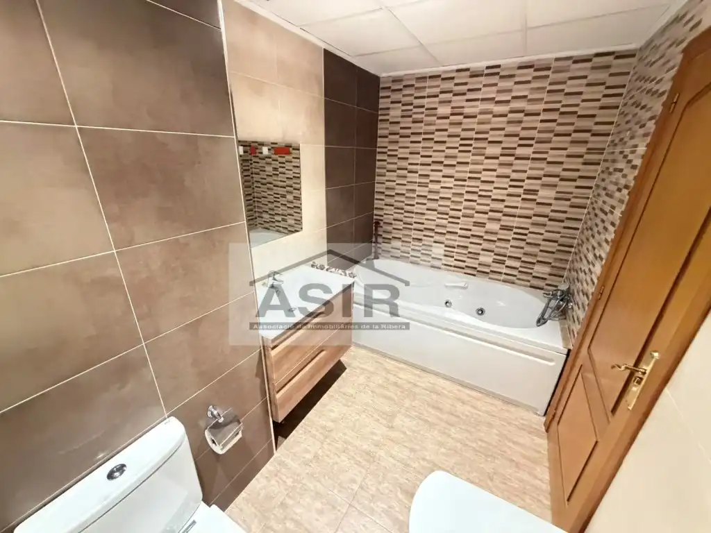 Bathroom of Houses for sale in Alzira  with Air Conditioner and Terrace