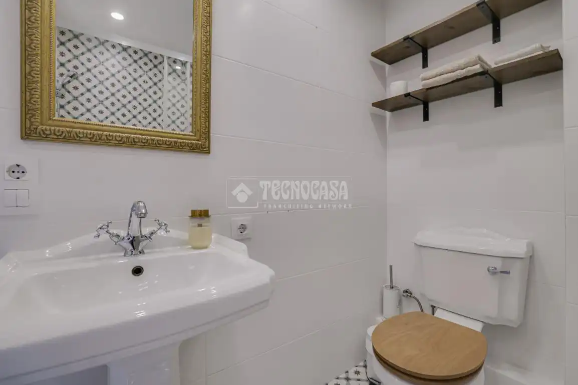 Bany de Estudi en venda en Mataró amb Aire condicionat i Balcó