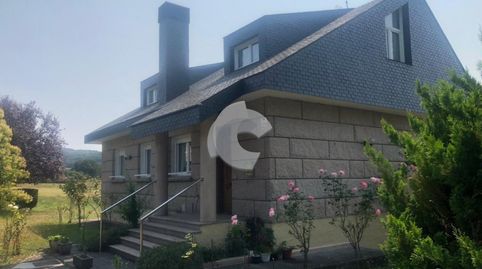 Chalet independiente entre Manzaneda y la Ribeira Sacra, dos parajes inigualables. Construcción de muy buena calidad, además cuent