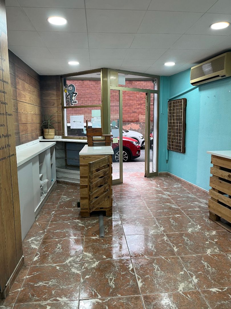 Local de alquiler en  Lleida Capital con Aire acondicionado