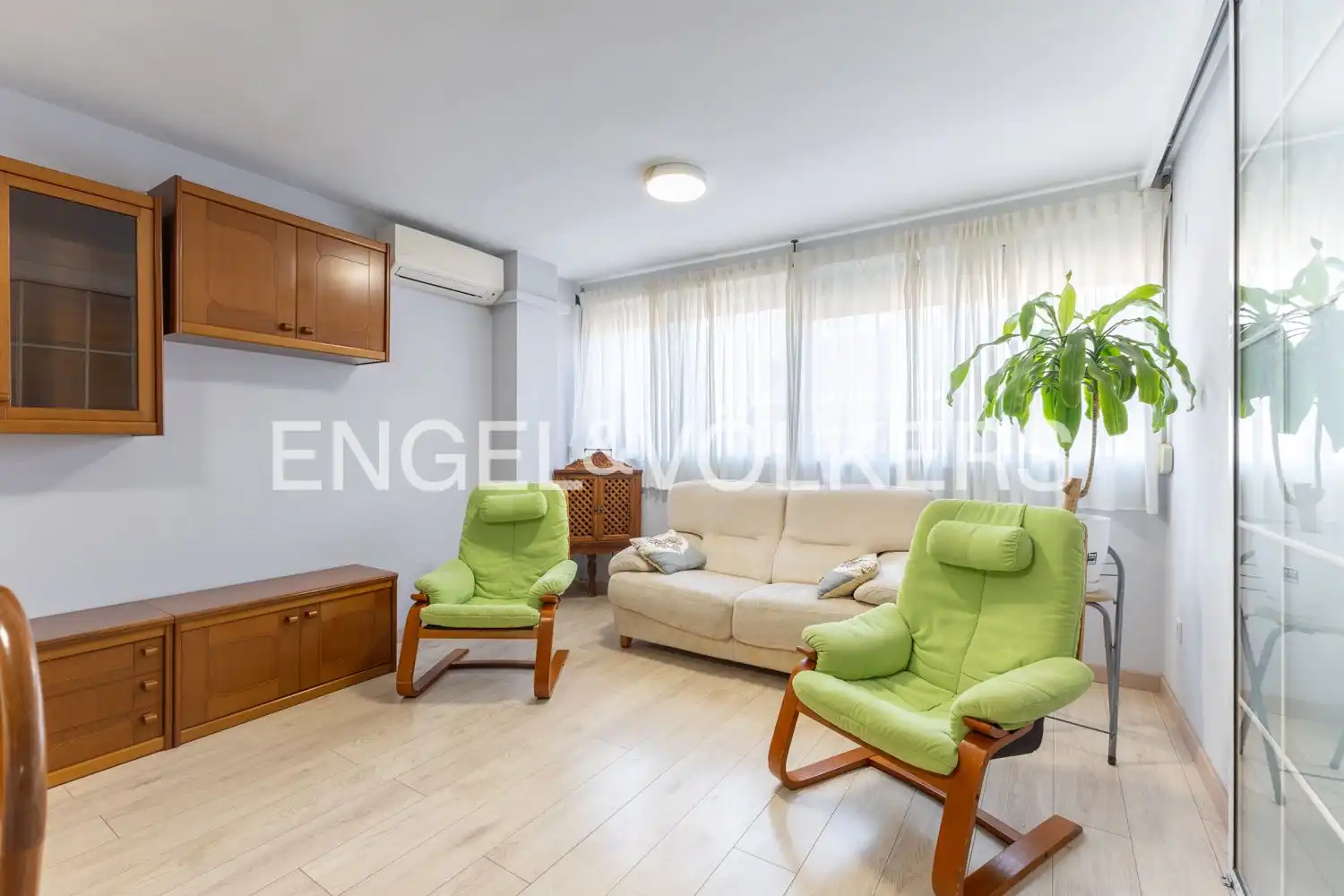 Living room of Flat for rent in Valencia  with Air Conditioner and Heating