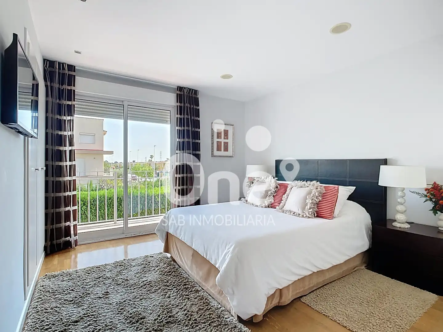 Habitación de Casa adosada de alquiler en San Antonio de Benagéber con Aire acondicionado, Calefacción y Jardín privado