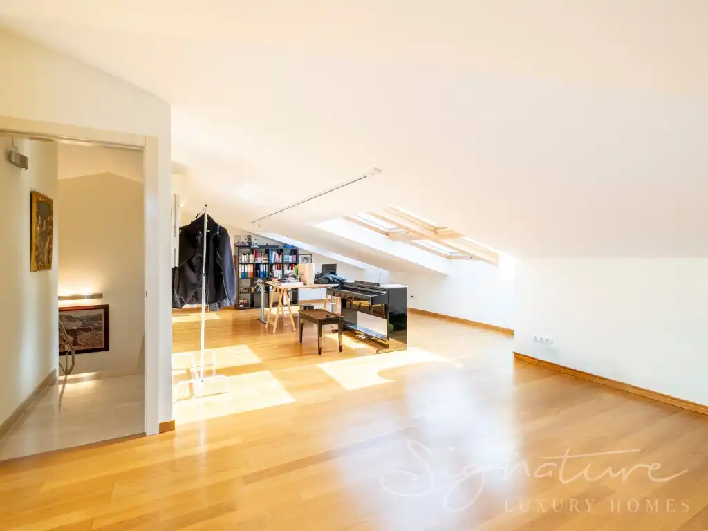 Attic for sale in Sant Cugat del Vallès  with Air Conditioner, Terrace and Swimming Pool