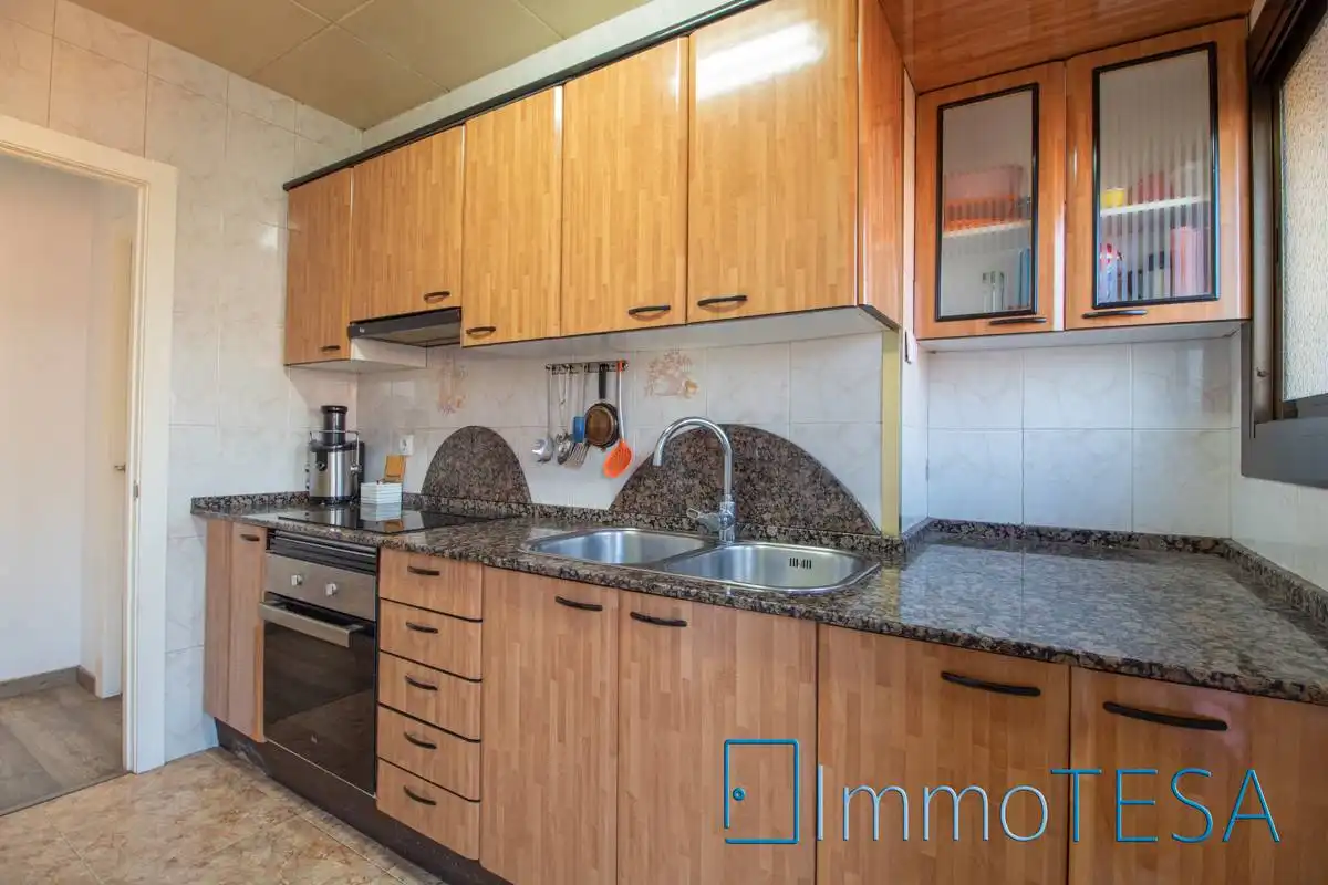 Kitchen of Flat for sale in Barberà del Vallès  with Heating, Parquet flooring and Terrace
