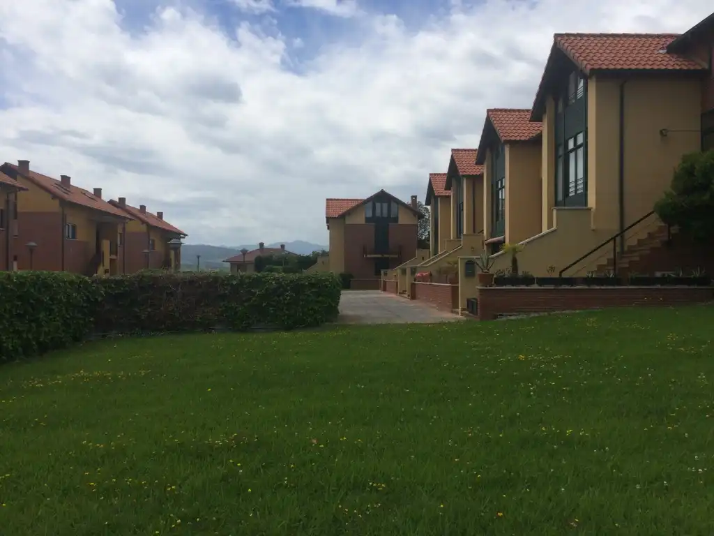 Vista exterior de Piso en venta en San Vicente de la Barquera con Calefacción, Amueblado y Balcón