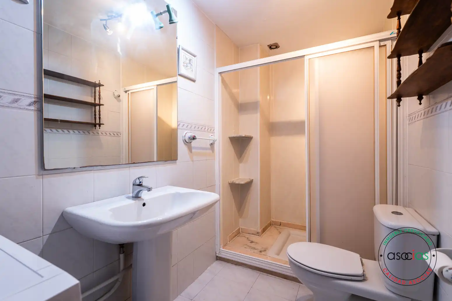 Badezimmer von Dachboden zum Verkauf in Gijón  mit Heizung, Parkett und Terrasse