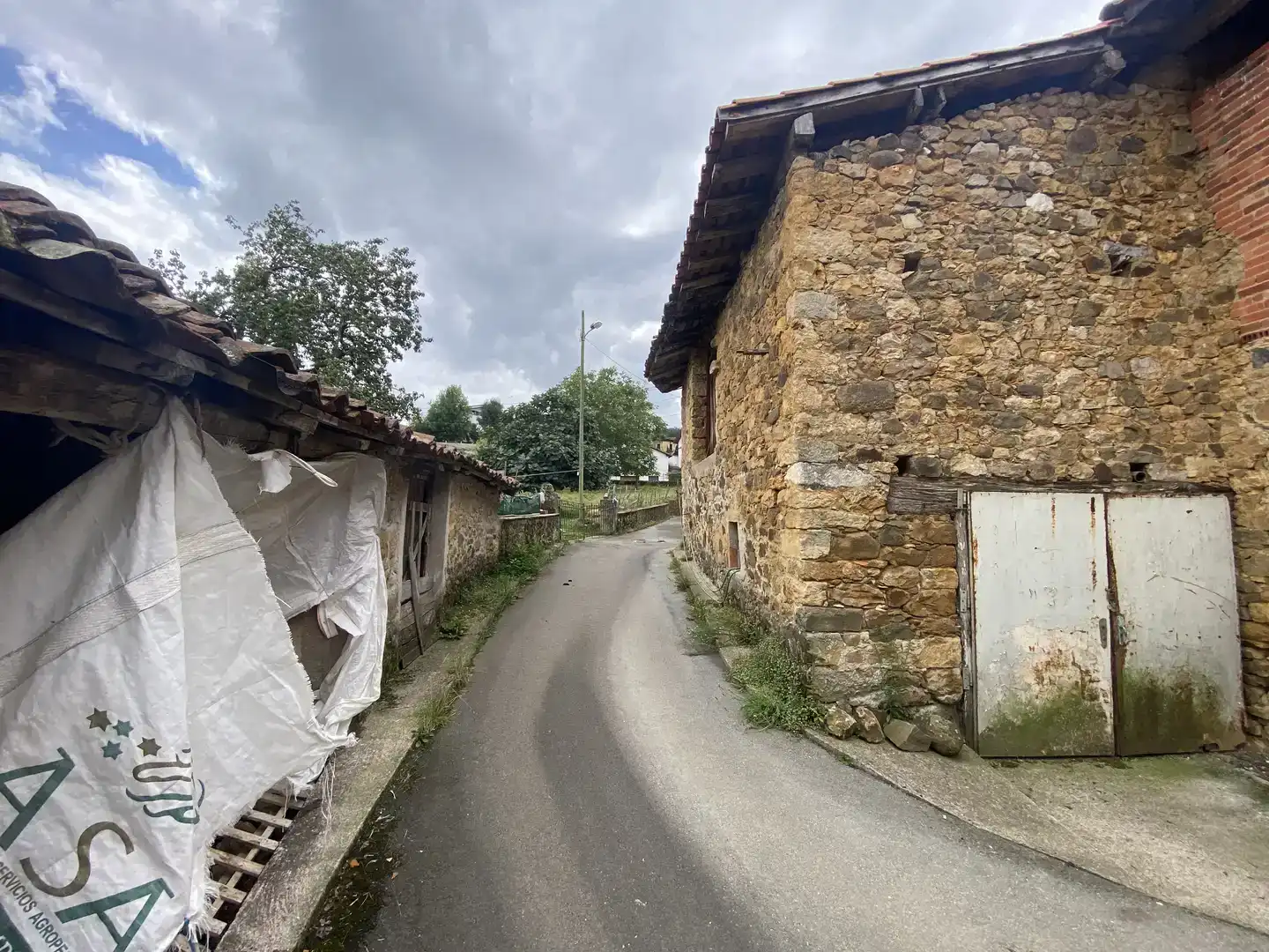 Vista exterior de Piso en venta en Piloña con Jardín privado, Trastero y Balcón