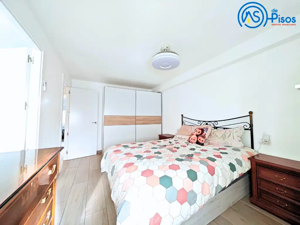 Bedroom of Flat for rent in Zaragoza  with Air Conditioner, Heating and Parquet flooring