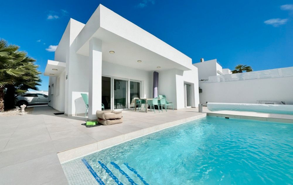 Swimming pool of House or chalet for sale in Benijófar  with Air Conditioner, Terrace and Swimming Pool