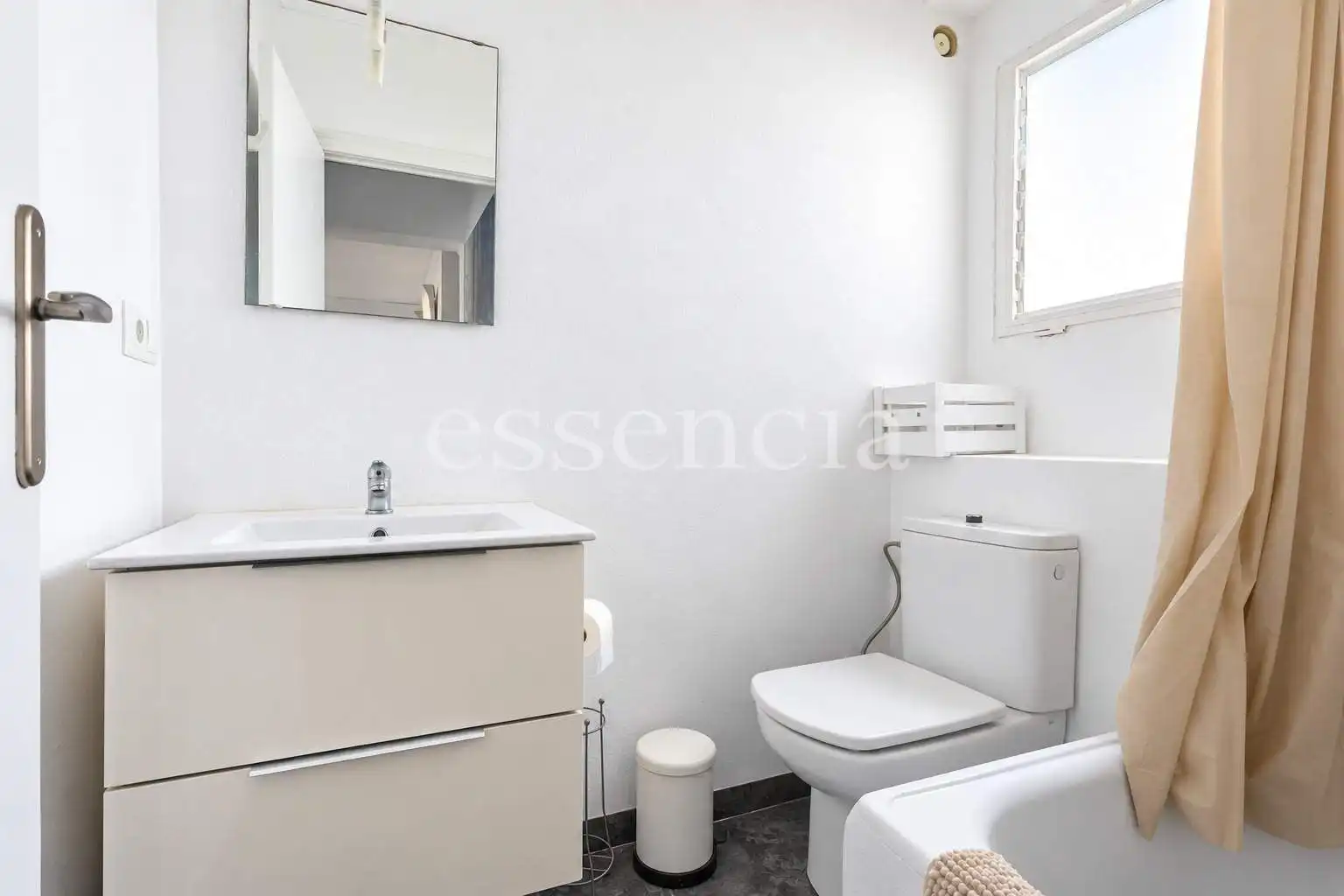 Bathroom of Flat for sale in Gandia  with Air Conditioner and Balcony