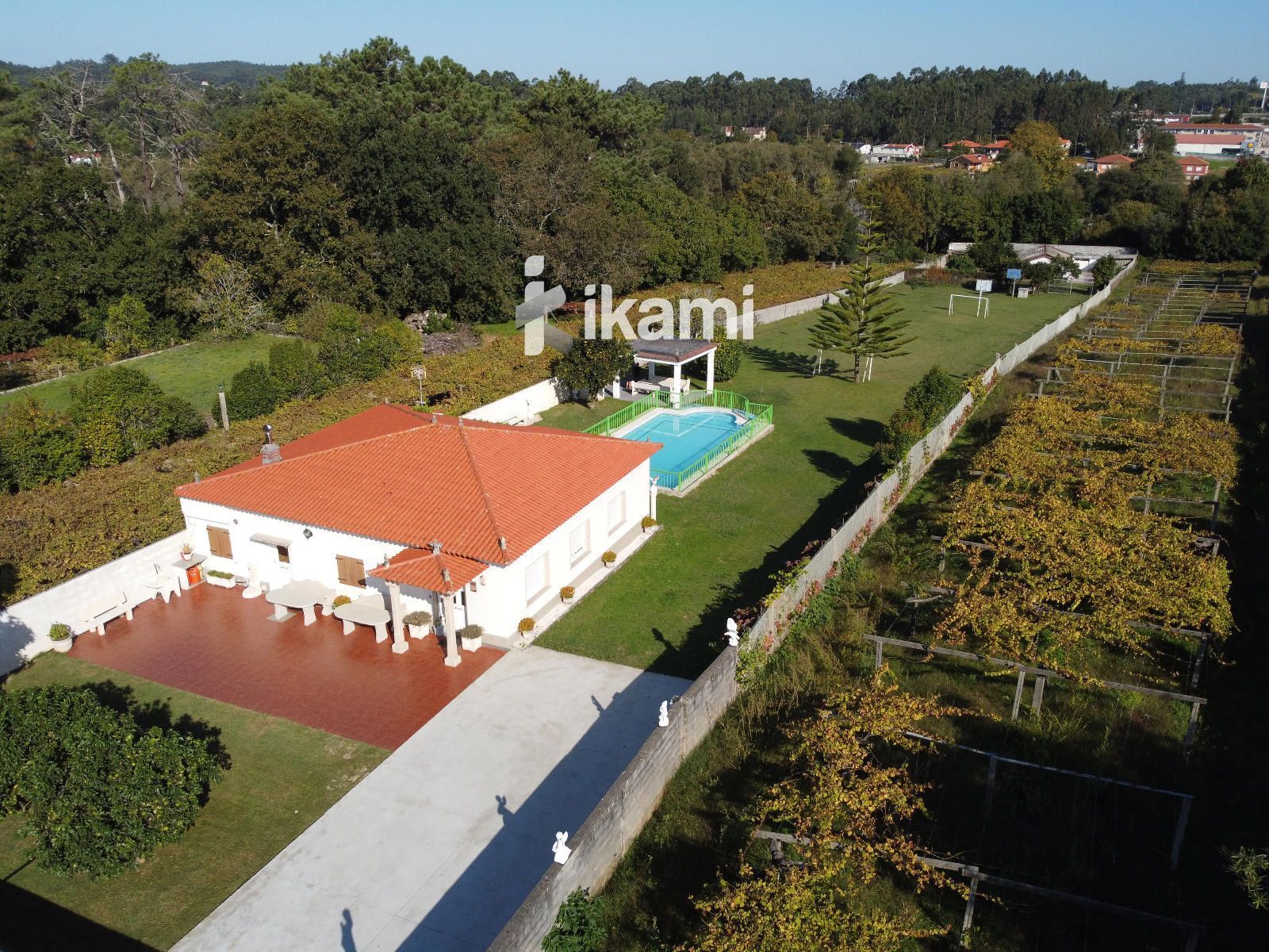 House or chalet for sale in Sanxenxo  with Heating, Swimming Pool and Furnished
