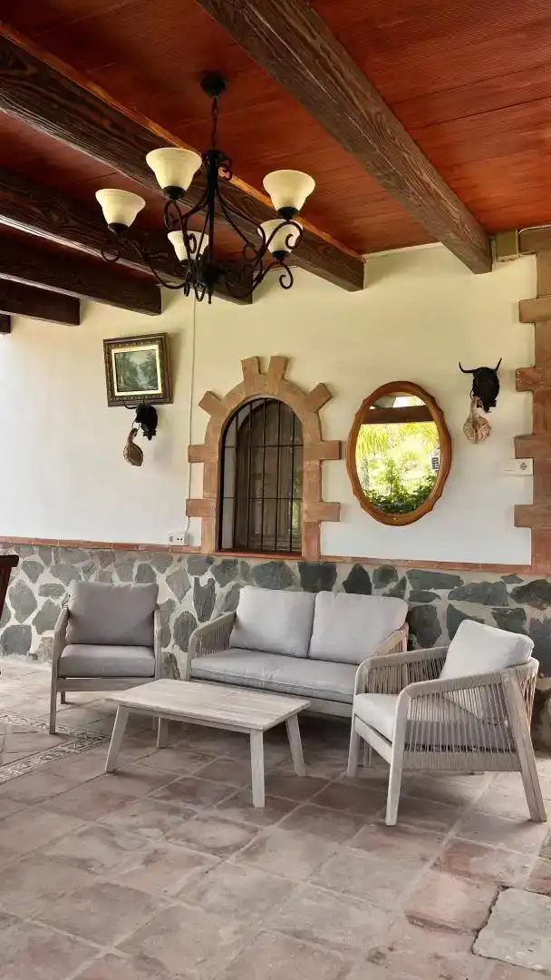 Country house zur Miete in Alozaina mit Klimaanlage, Privatgarten und Abstellraum