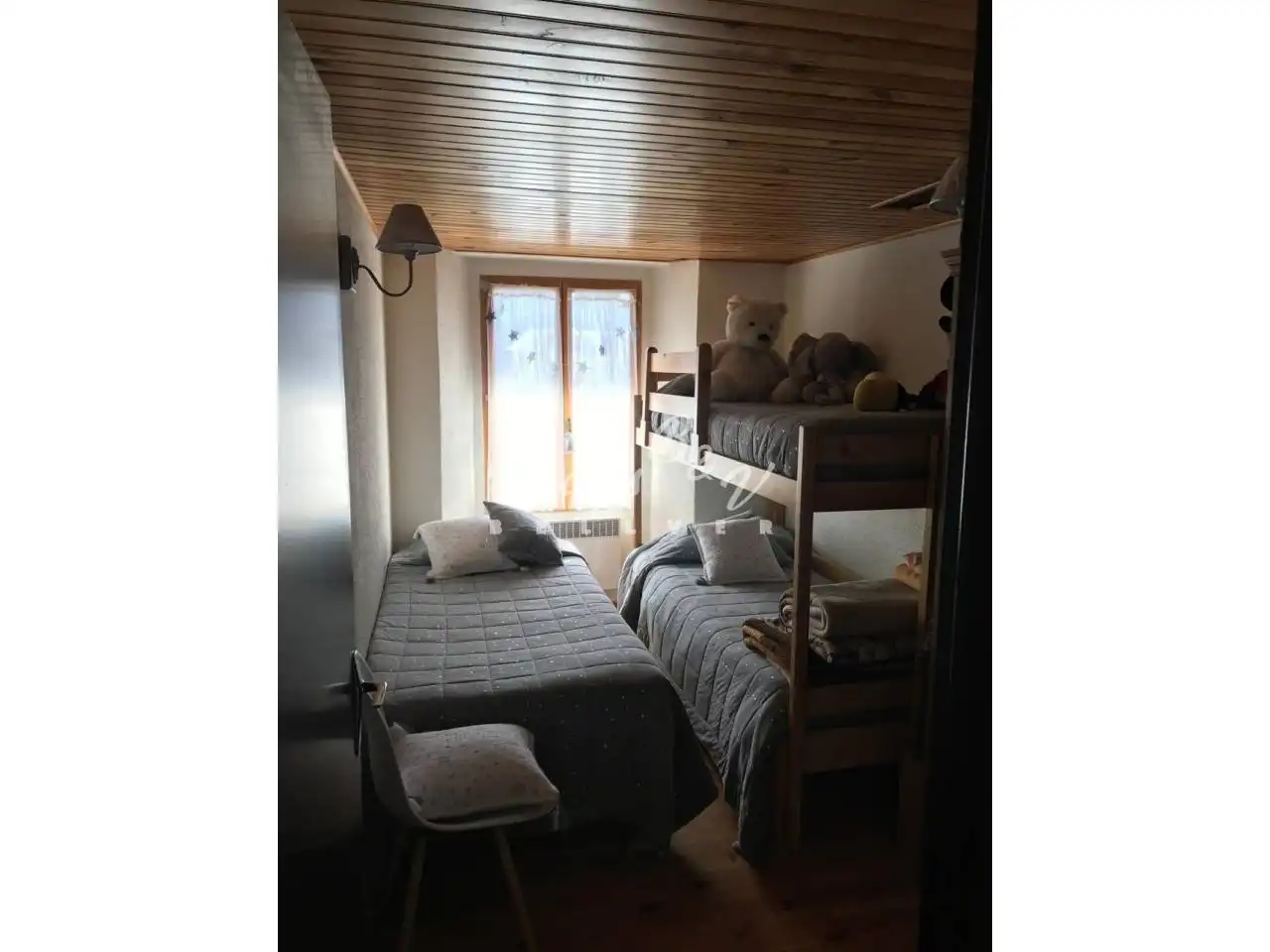 Bedroom of Flat for sale in Bourg - Madame  with Heating, Parquet flooring and Furnished