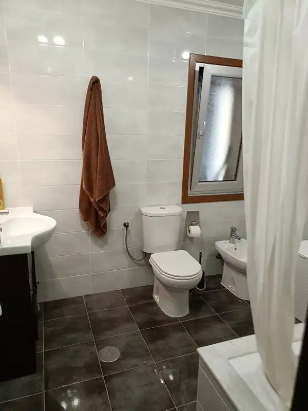 Bathroom of Flat for rent in Foz  with Heating, Furnished and Oven