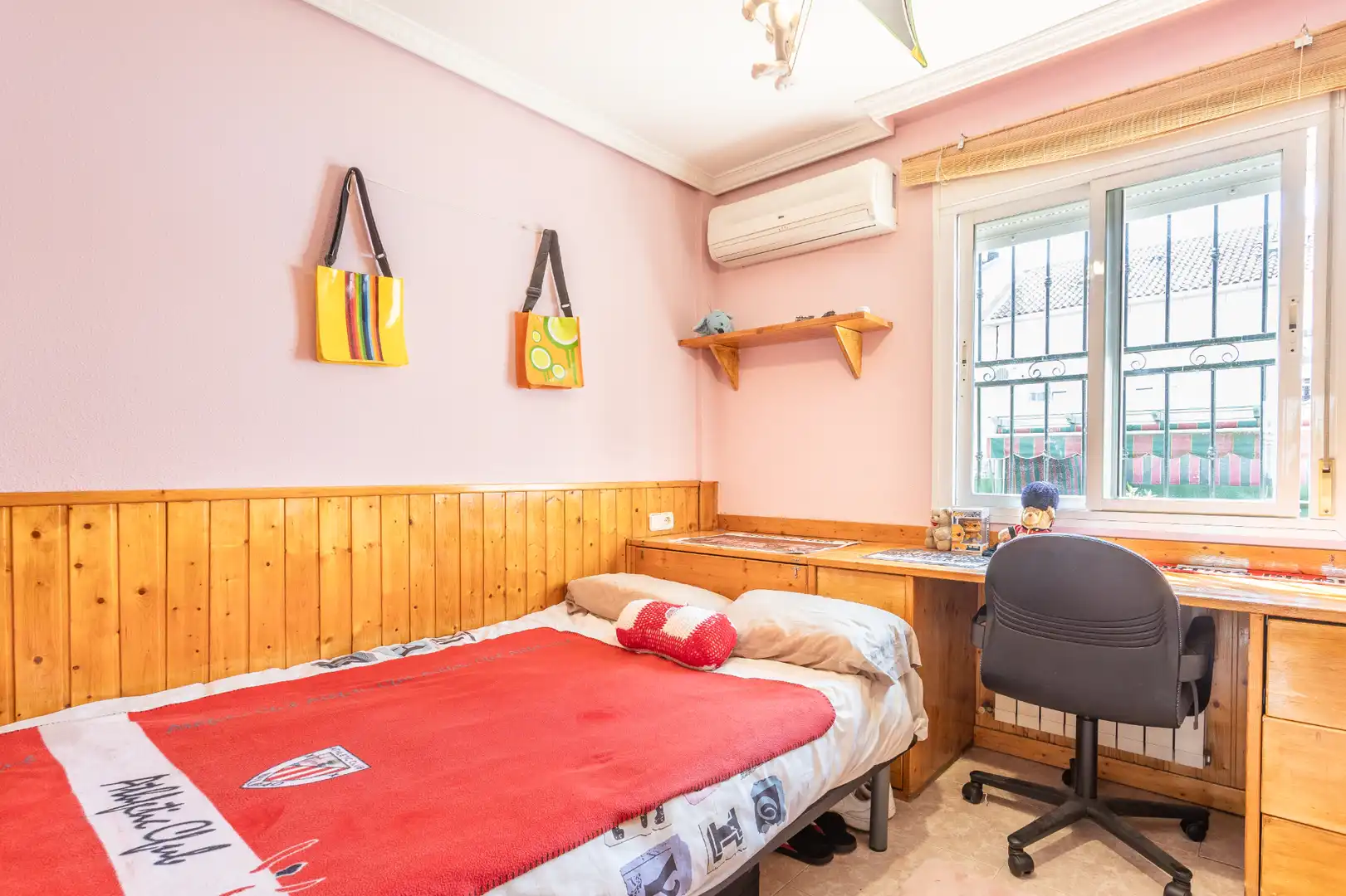 Bedroom of Flat for sale in Brunete  with Air Conditioner, Heating and Private garden