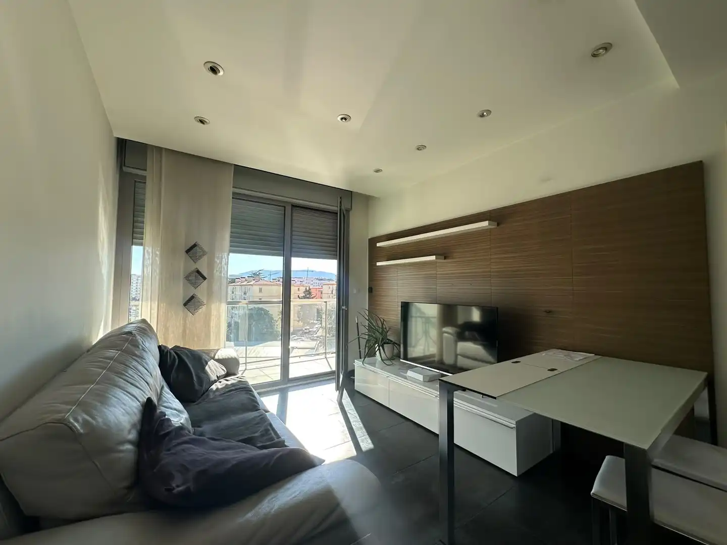 Apartment with balcony to rent in Calle Manuel de Falla 29, imagen 2