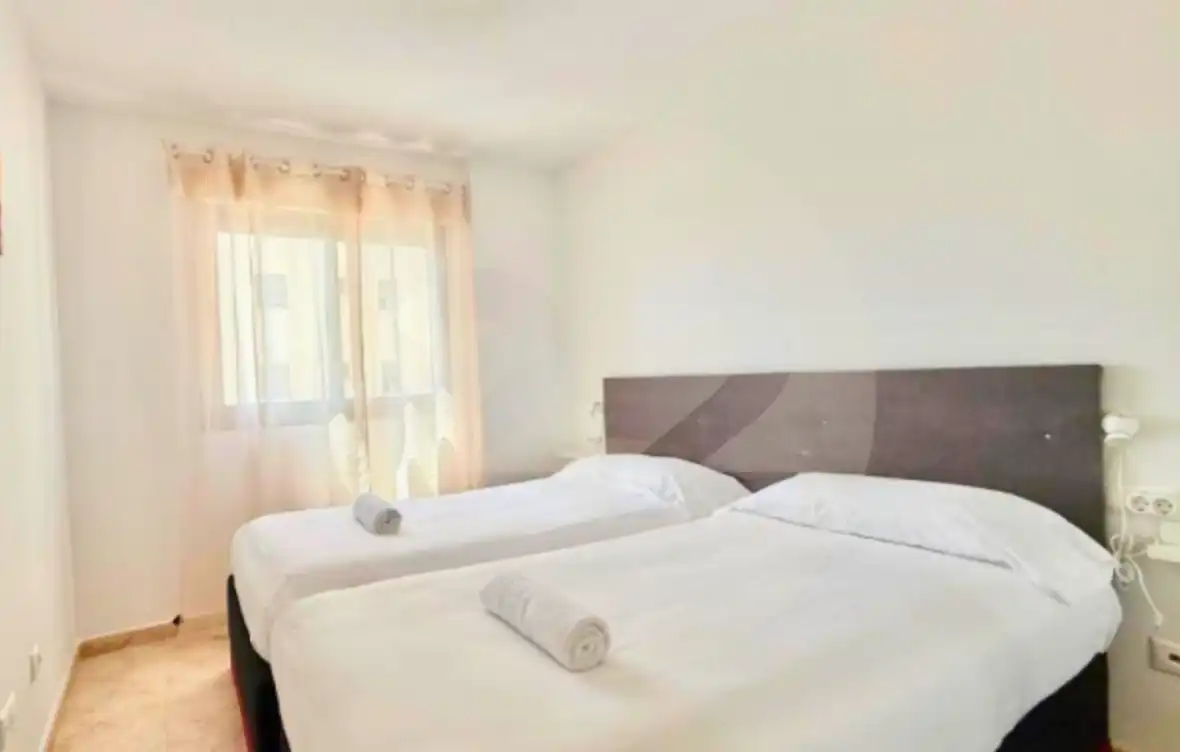 Habitación de Apartamento de alquiler en Villajoyosa / La Vila Joiosa con Aire acondicionado, Terraza y Piscina