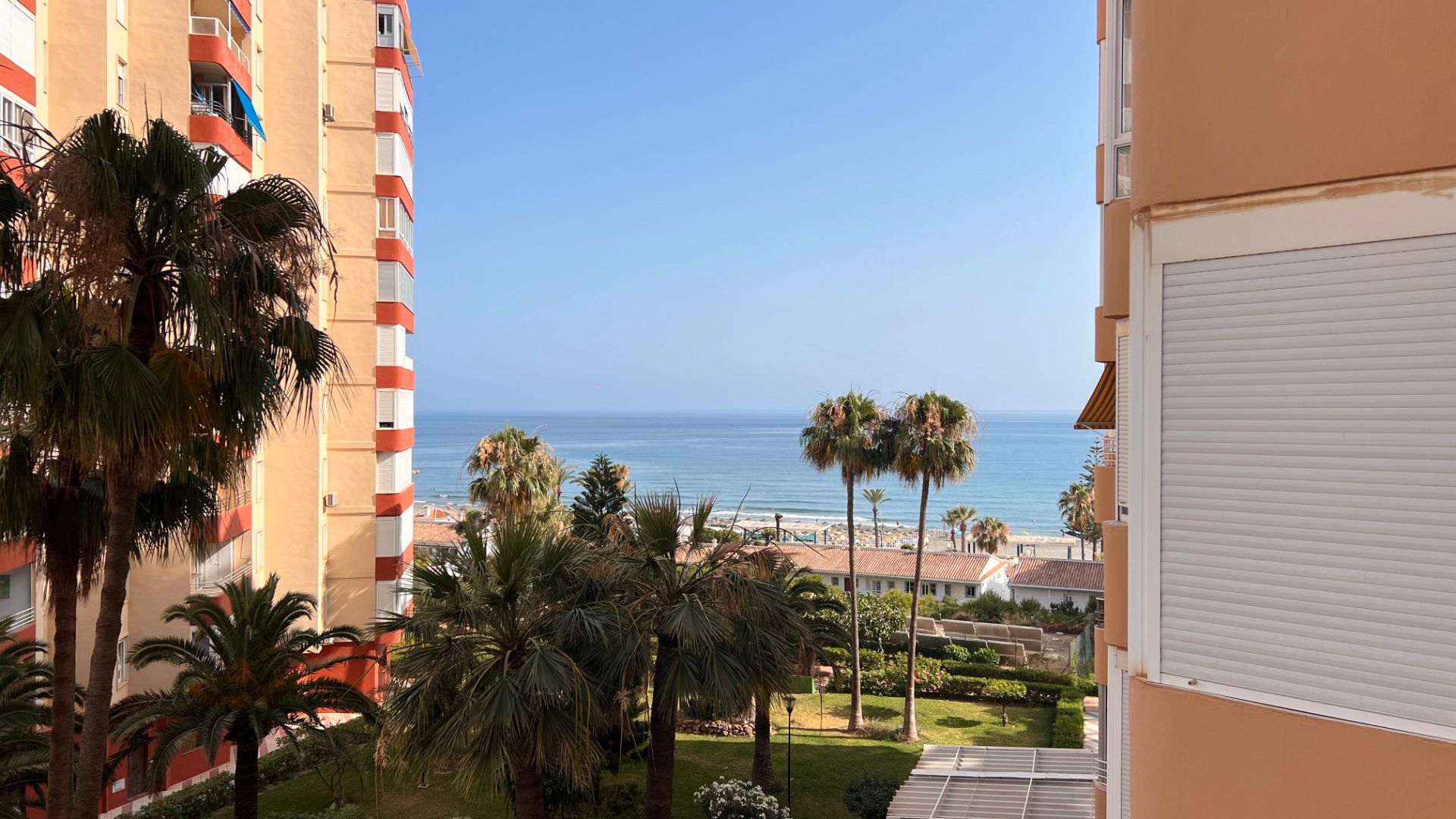 Dormitori de Apartament en venda en Torrox amb Moblat, Rentadora i TV