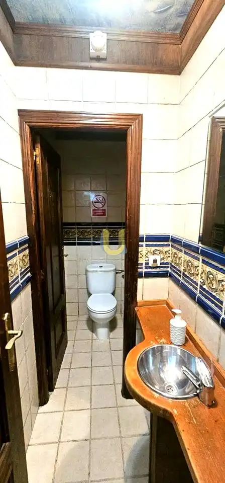 Bathroom of Commercial properties for sale in Alcorcón