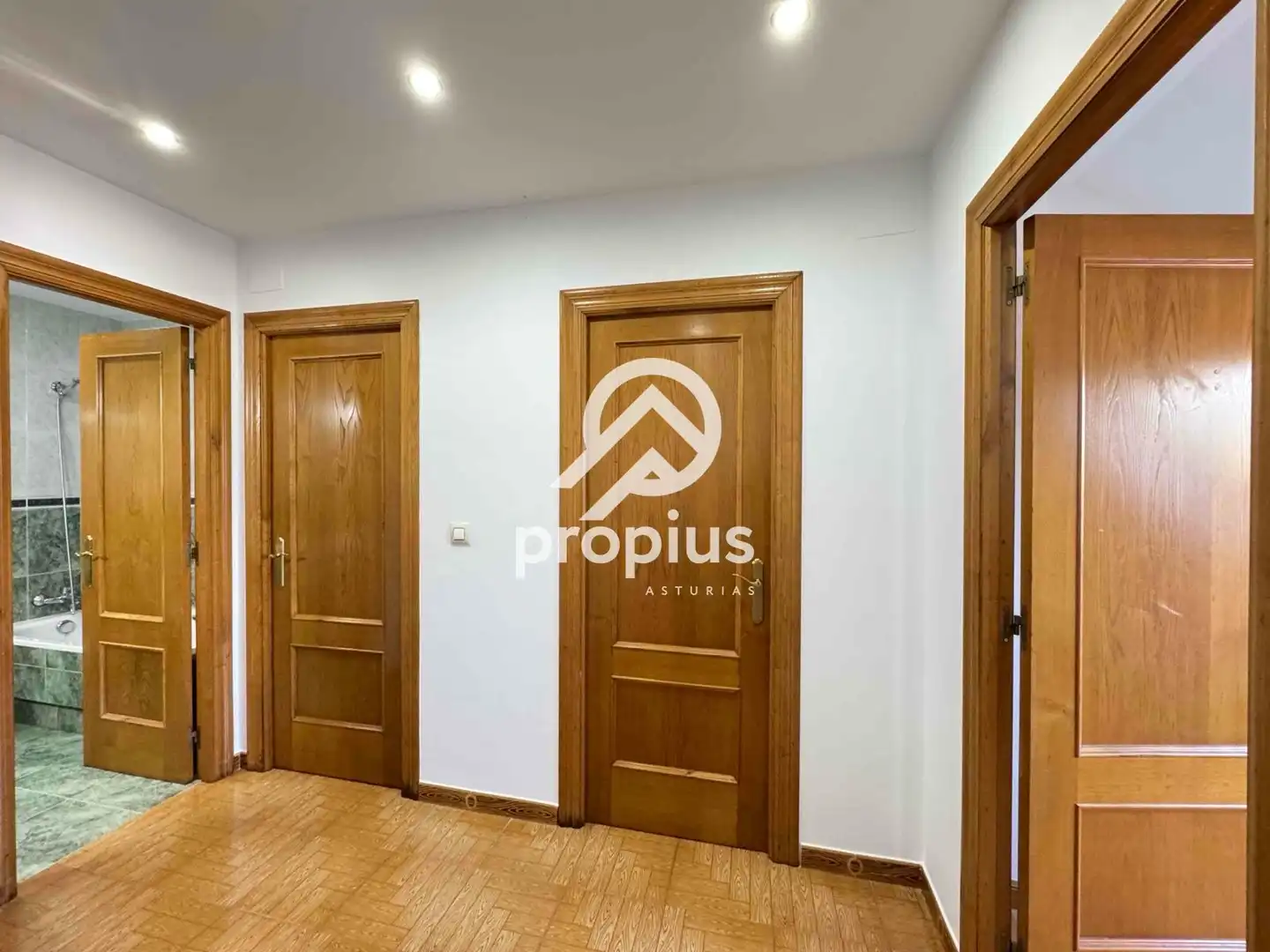Casa adosada en venta en Piloña con Calefacción, Jardín privado y Parquet