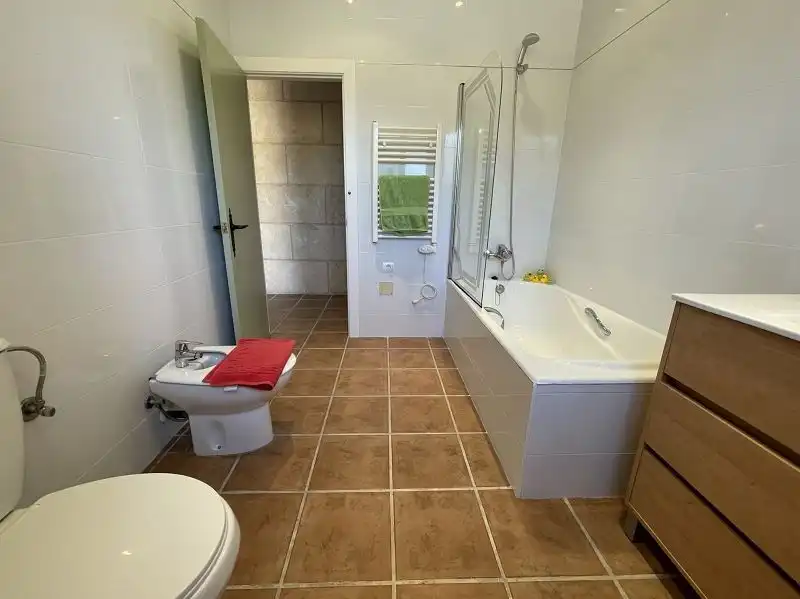 Baño de Finca rústica en venta en Llucmajor con Aire acondicionado, Calefacción y Jardín privado
