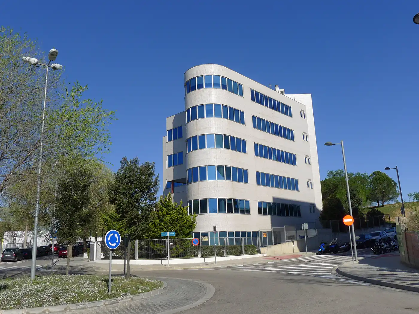 Oficina amb ascensor de lloguer a Carrer Amposta 14
