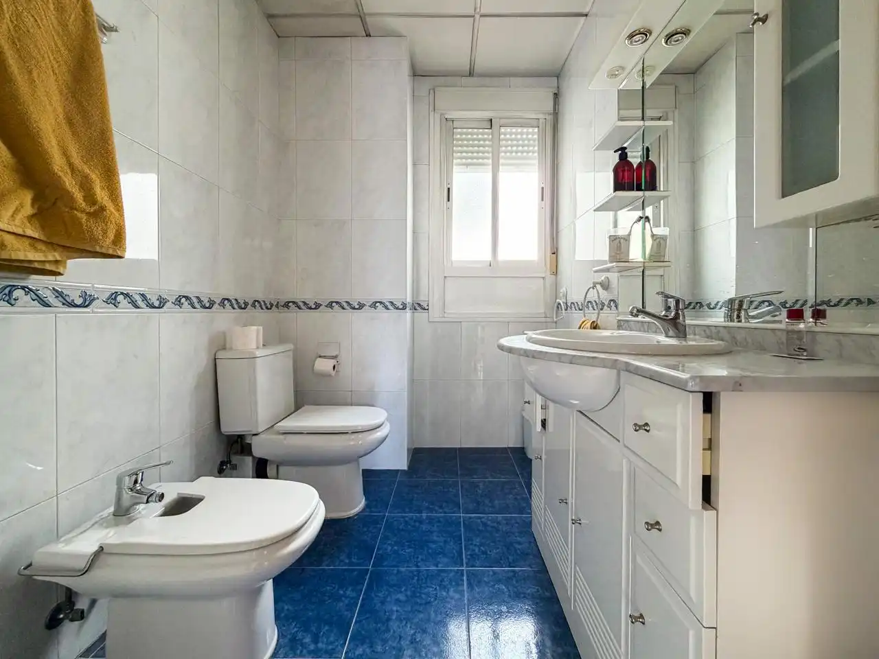 Baño de Piso en venta en Madrid con Calefacción, Parquet y Terraza