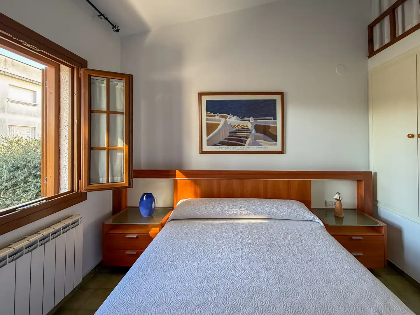 Schlafzimmer von Einfamilien-Reihenhaus zum Verkauf in Sant Feliu de Guíxols mit Klimaanlage, Heizung und Privatgarten