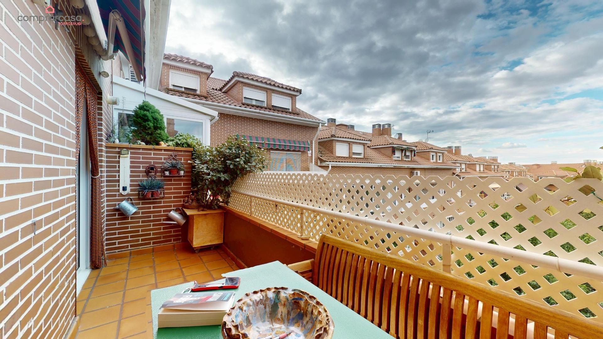 Terraza de Dúplex en venta en Sevilla la Nueva con Aire acondicionado, Calefacción y Jardín privado