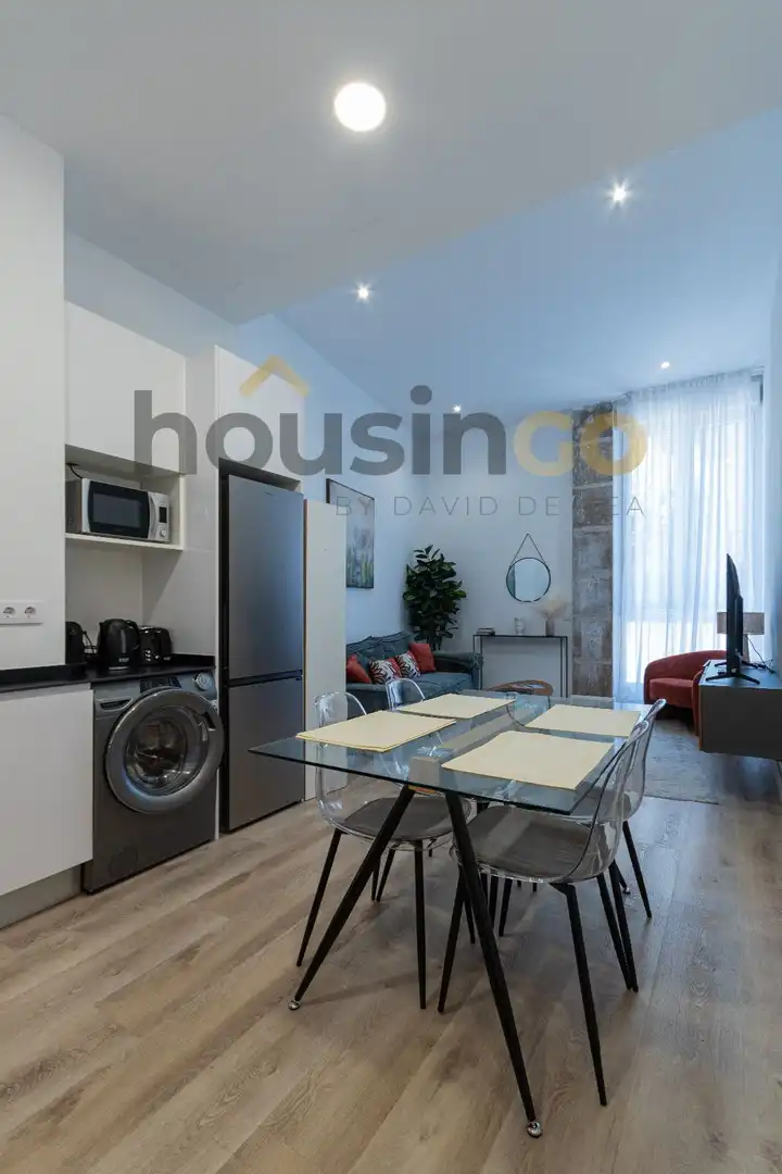 Living room of Flat for rent in Madrid  with Air Conditioner, Heating and Furnished