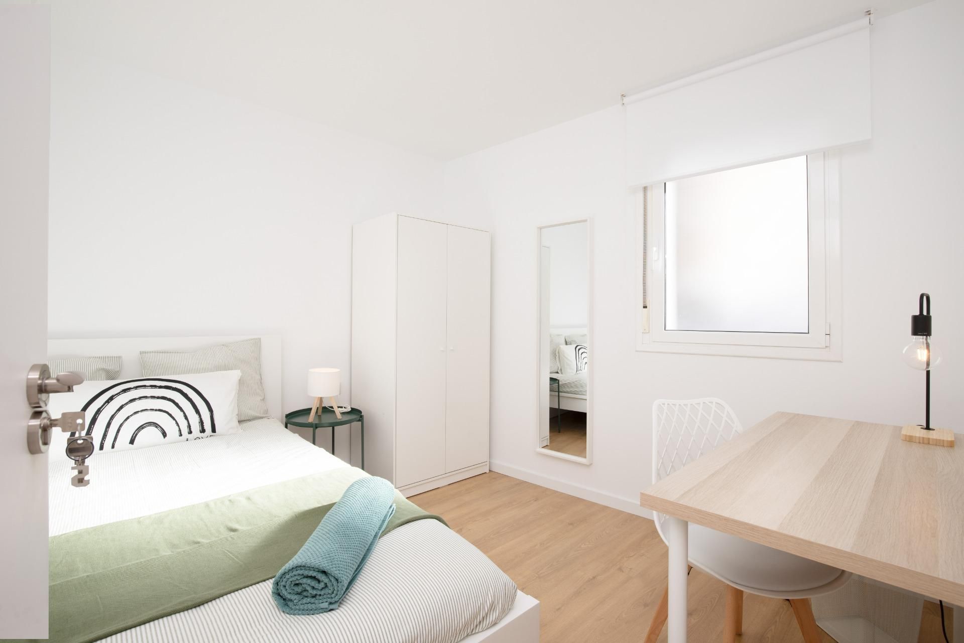 Dormitori de Pis per a compartir en Terrassa amb Parquet i Terrassa