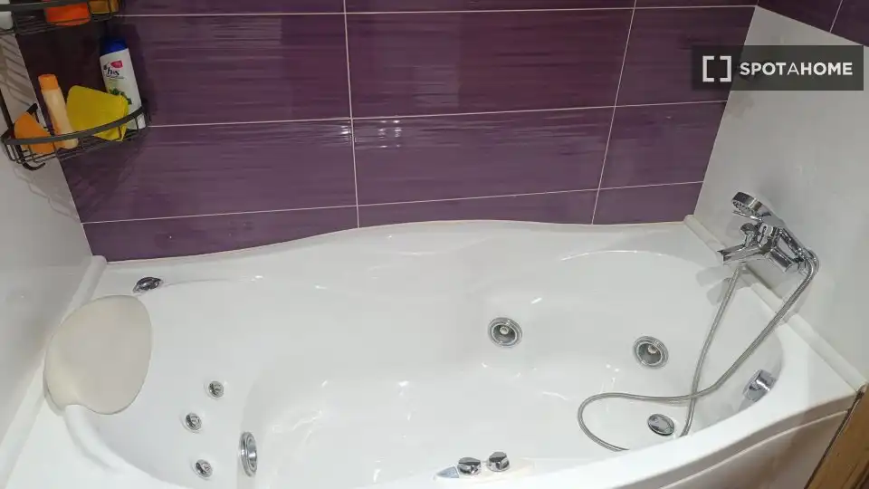 Baño de Apartamento para compartir en Castro-Urdiales con Aire acondicionado, Calefacción y Terraza