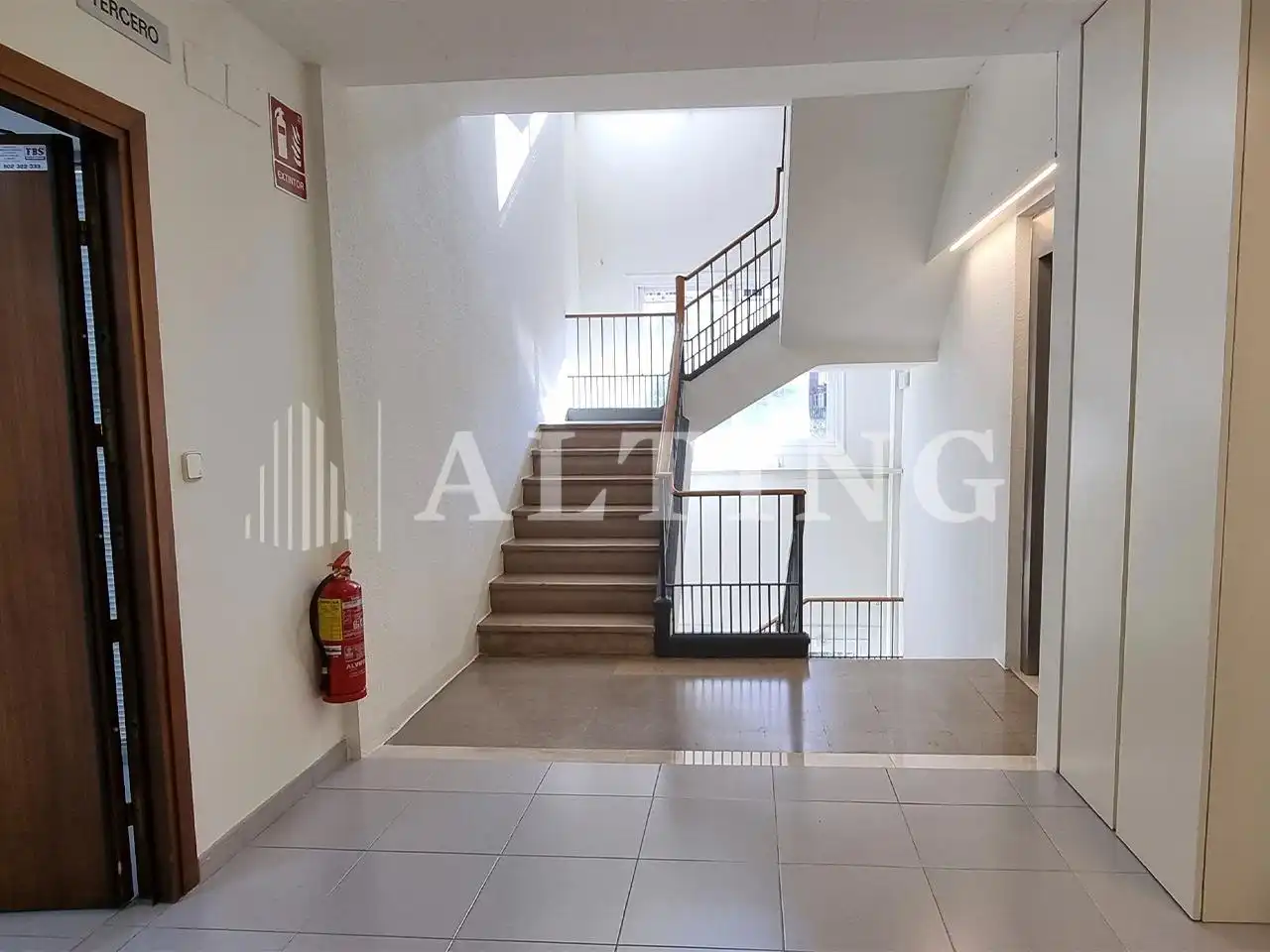 Office space with lift to rent in Entença, imagen 26