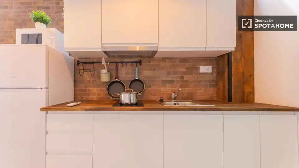 Cocina de Piso de alquiler en Valencia con Aire acondicionado, Calefacción y Amueblado