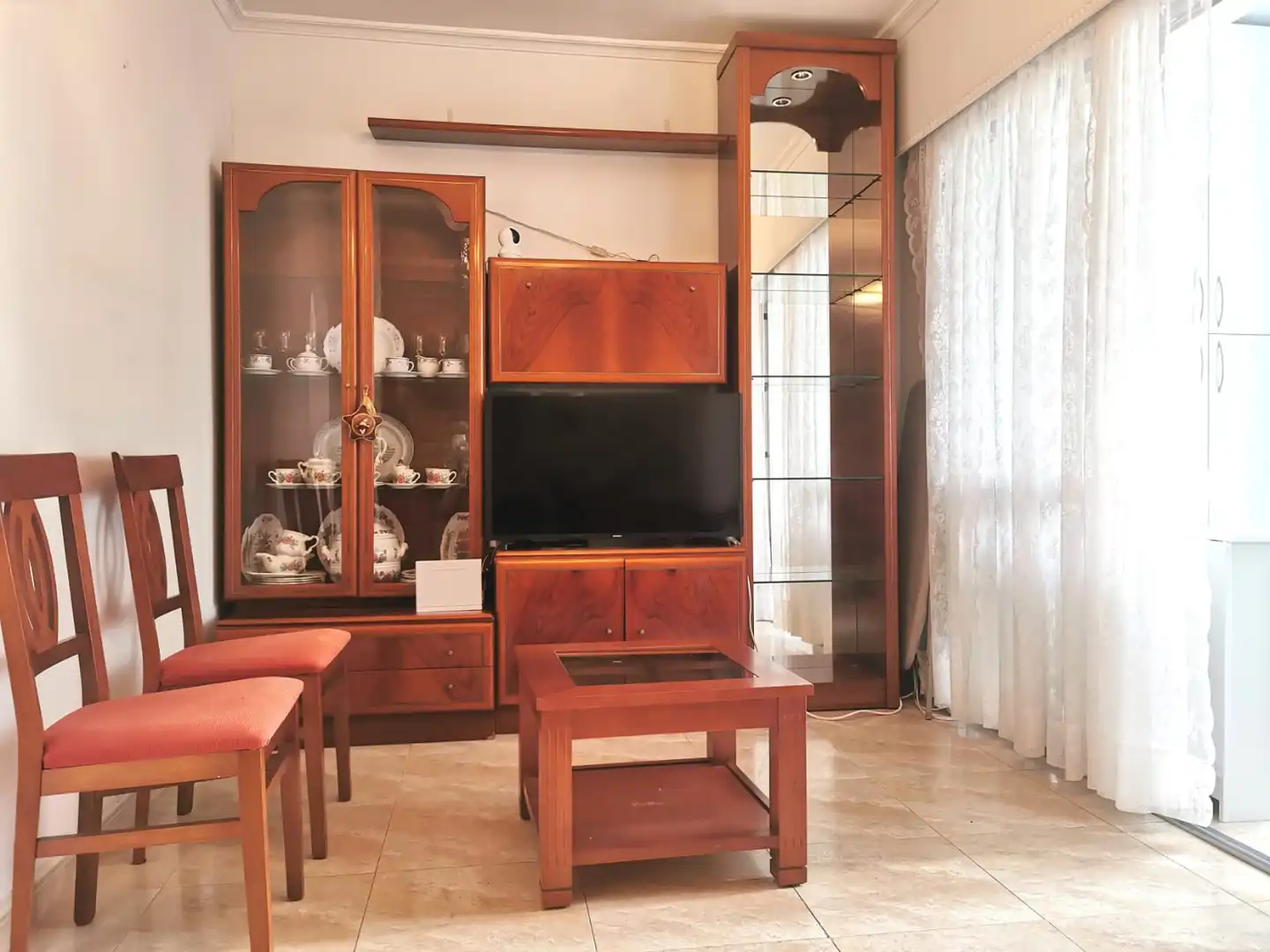 Apartament de lloguer a Plaza Presidente Adolfo Suárez, Manantiales - Estación de Autobuses