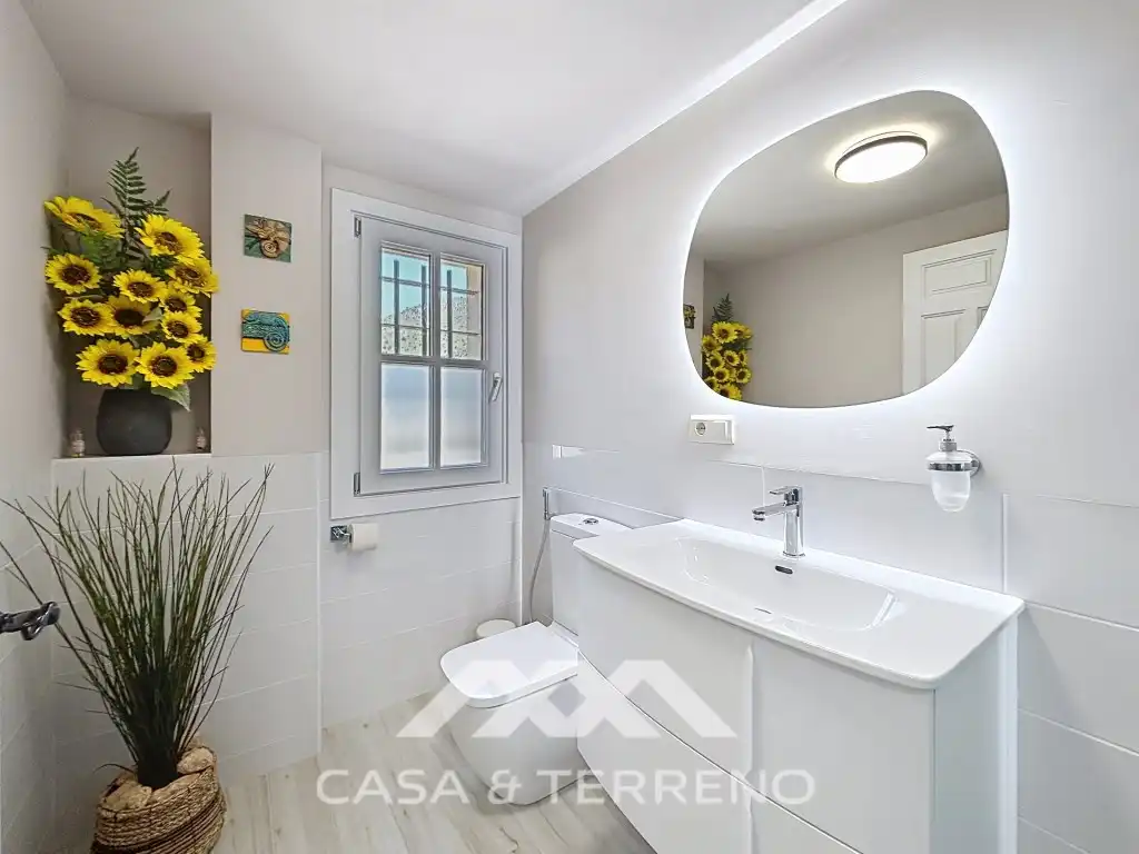 Bany de Casa o xalet en venda en Alcaucín amb Aire condicionat, Terrassa i Piscina