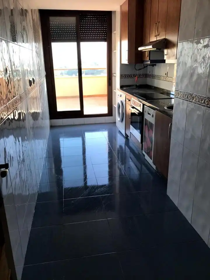 Cocina de Dúplex de alquiler en Benalmádena con Aire acondicionado y Terraza