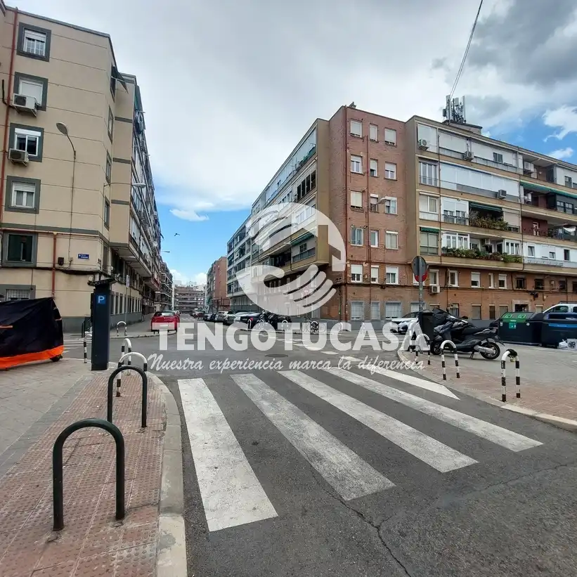 Exterior view of Garage for sale in Madrid