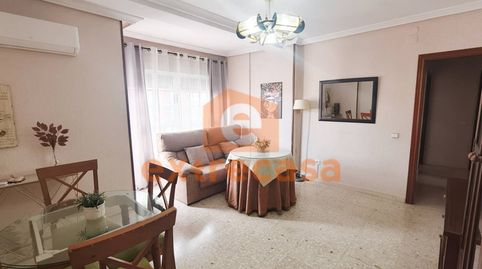 Foto 2 de Piso de alquiler en San Roque - Ronda Norte, Badajoz Capital