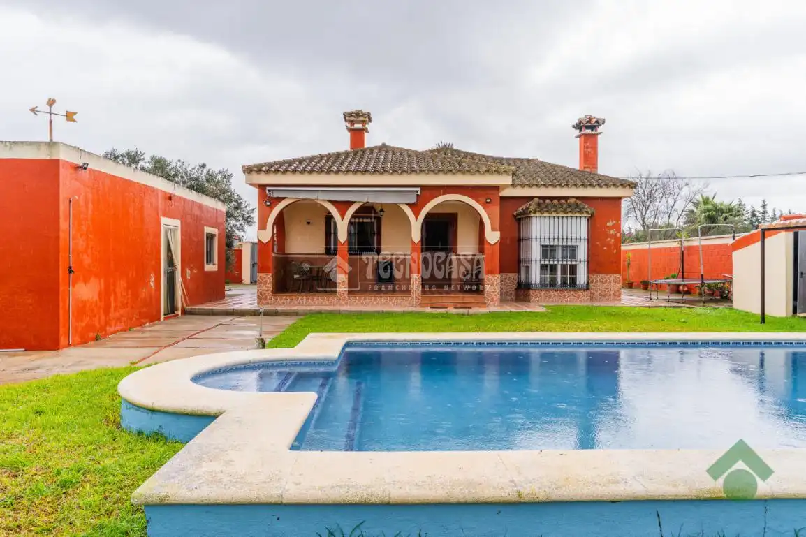Exterior view of Country homes for sale in Jerez de la Frontera  with Air Conditioner