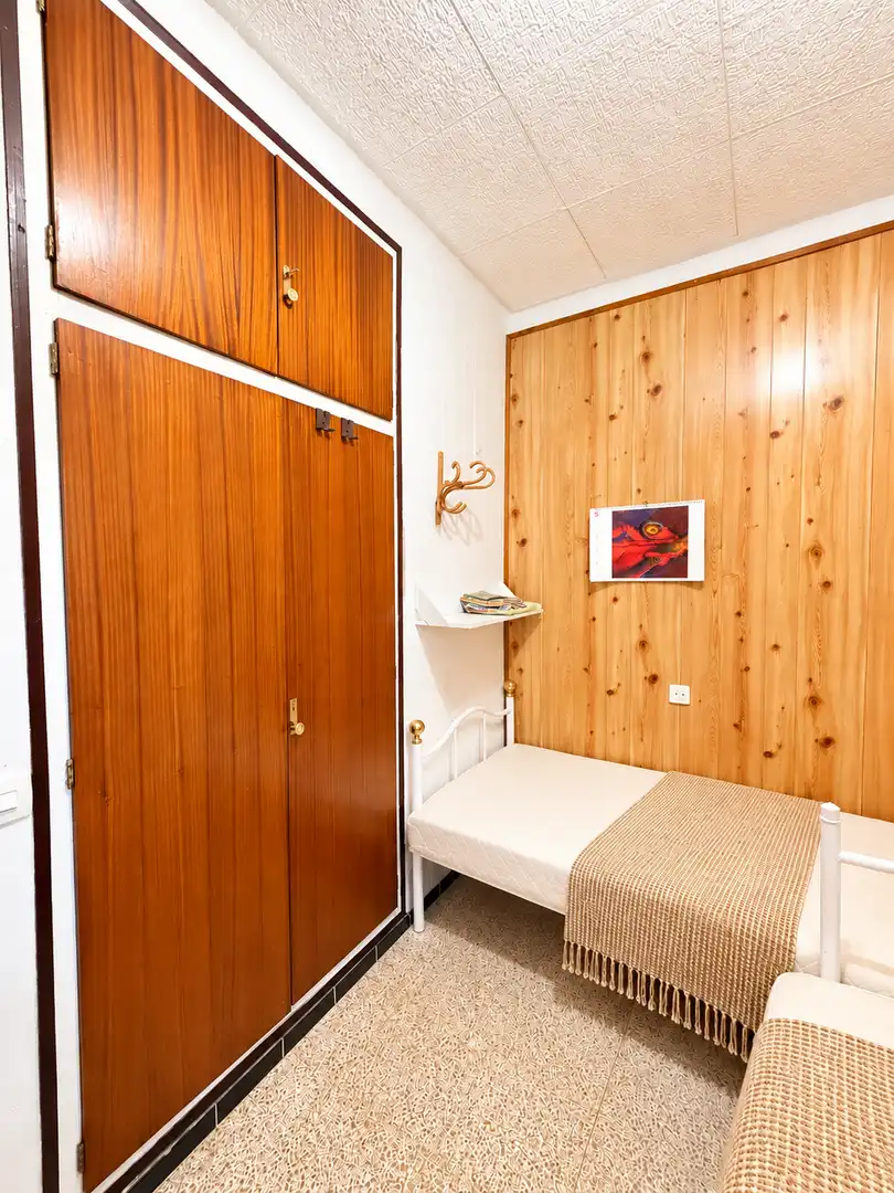 Schlafzimmer von Wohnungen zum Verkauf in Empuriabrava mit Klimaanlage, Terrasse und Möbliert