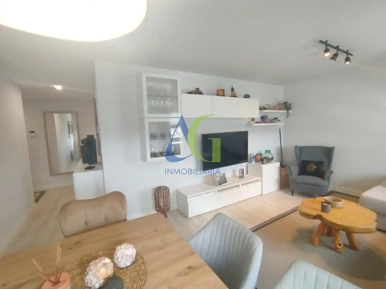 Living room of Flat for sale in Villaquilambre  with Heating, Parquet flooring and Terrace