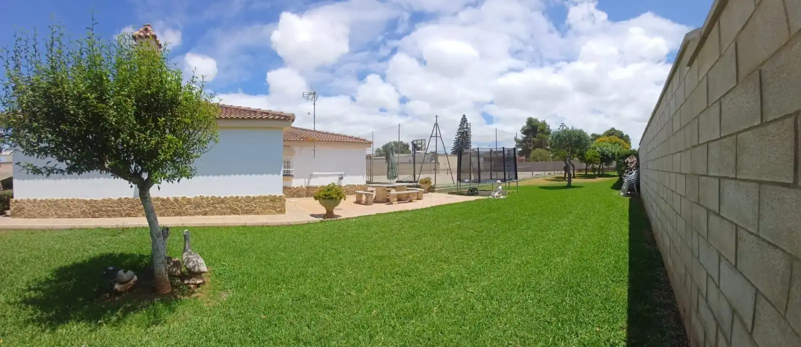Jardín de Casa o chalet en venta en Chiclana de la Frontera con Aire acondicionado, Jardín privado y Trastero