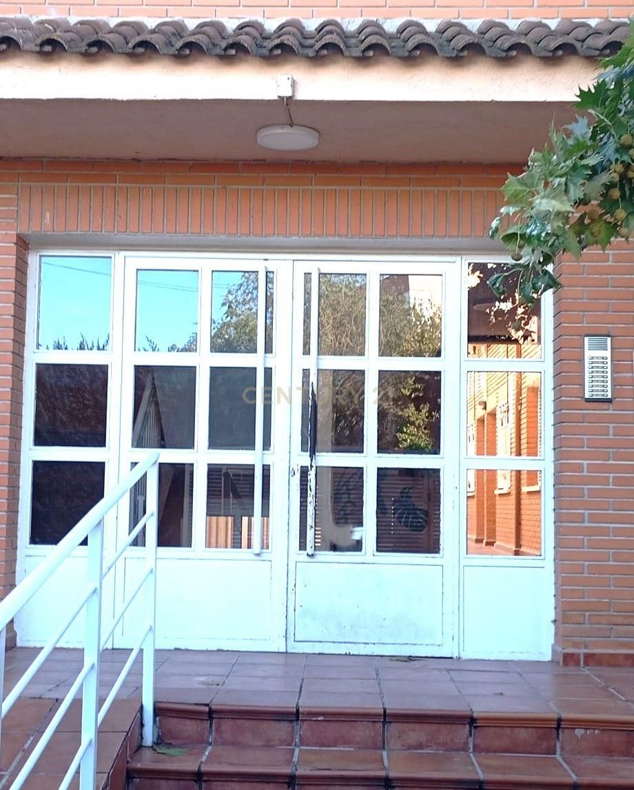 Vista exterior de Dúplex en venda en Cobeña amb Aire condicionat, Jardí privat i Jacuzzi