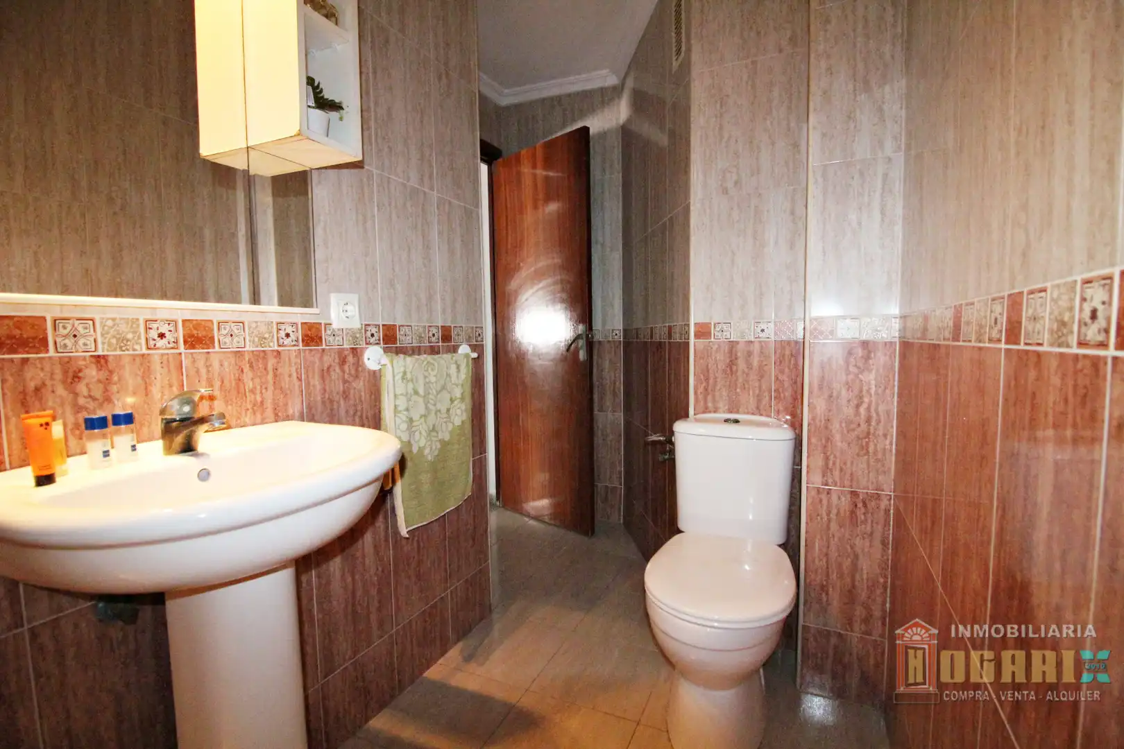 Badezimmer von Dachboden zum Verkauf in Huelva mit Terrasse