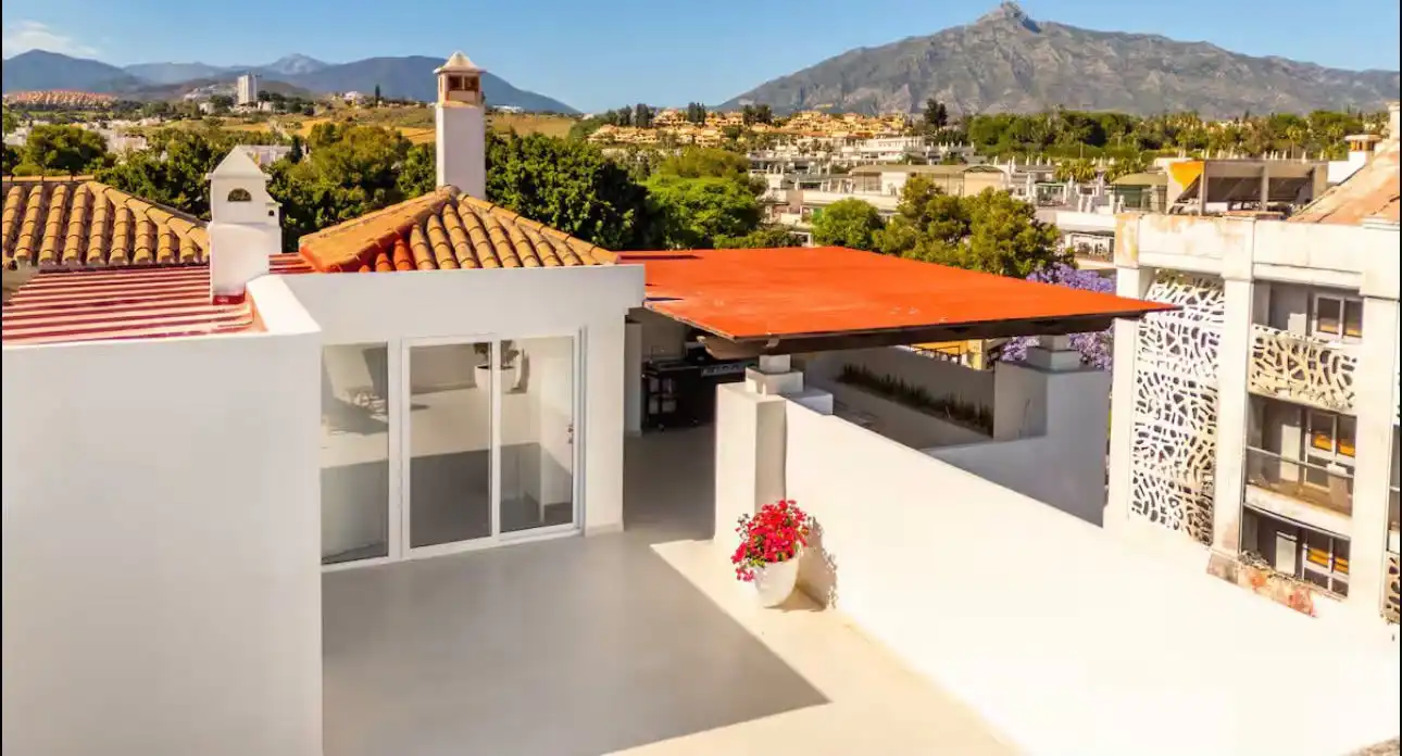 Terrace of Attic for rent in Nueva Andalucía