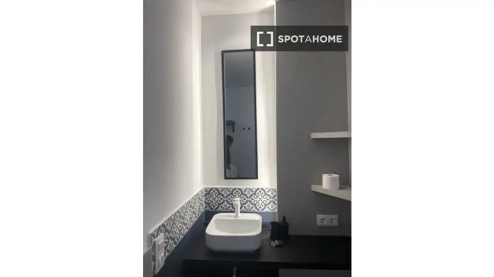 Bathroom of Flat for rent in Murcia  with Air Conditioner, Heating and Furnished