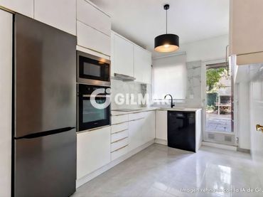 Adosado con piscina en venta en Fuencarral - El Pardo