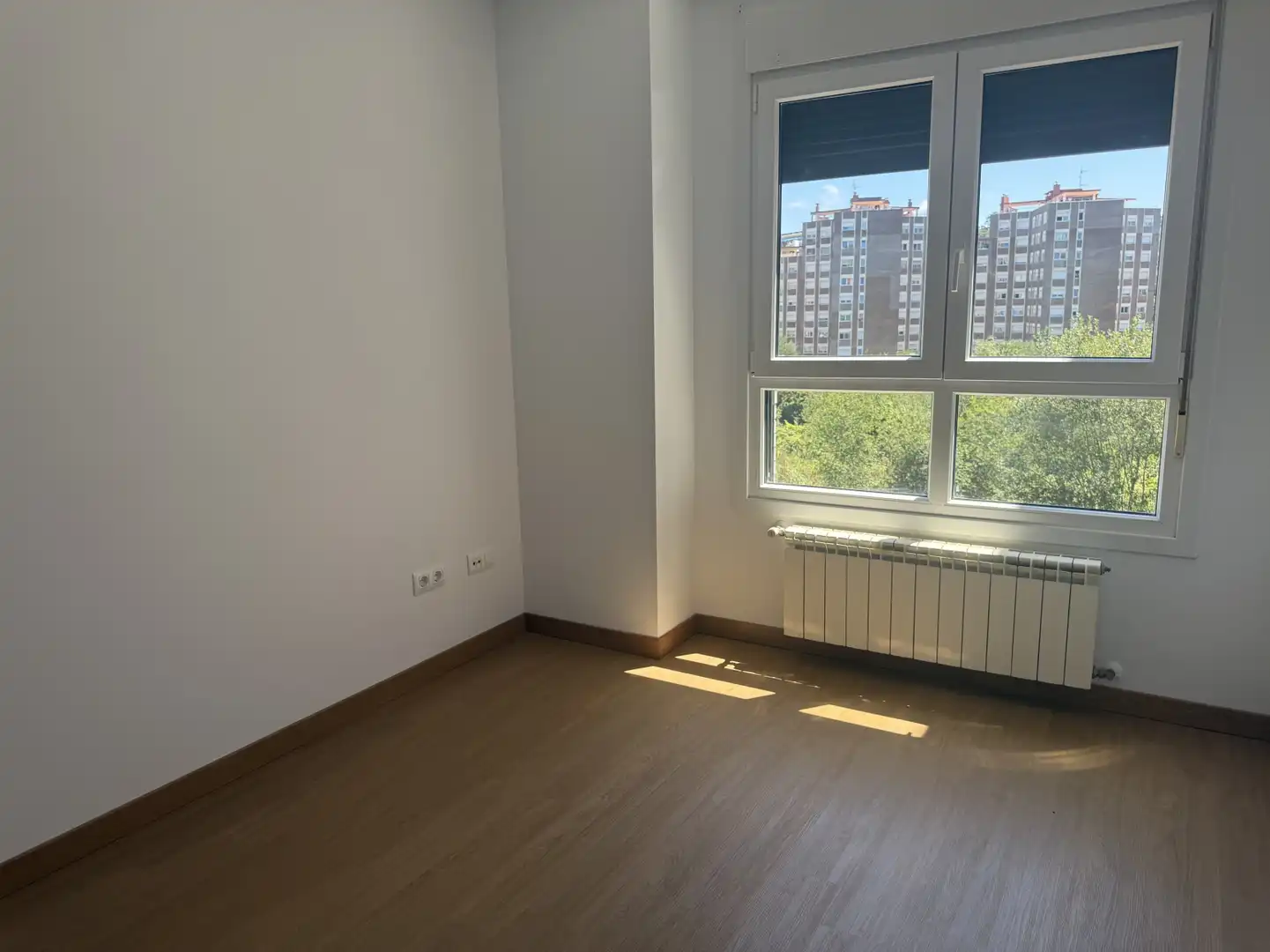 Dormitori de Pis en venda en Avilés amb Calefacció, Jardí privat i Parquet