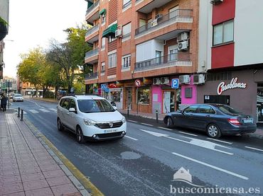 Aparcamiento en alquiler en Julio Burell 48